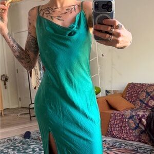 Elegant Green Sleeveless Dress